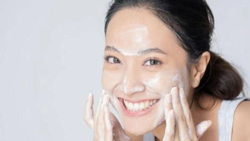 老化肌膚該如何挑選適合的洗面乳?