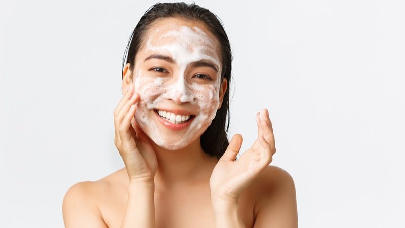 混合性肌膚該如何挑選適合的洗面乳?